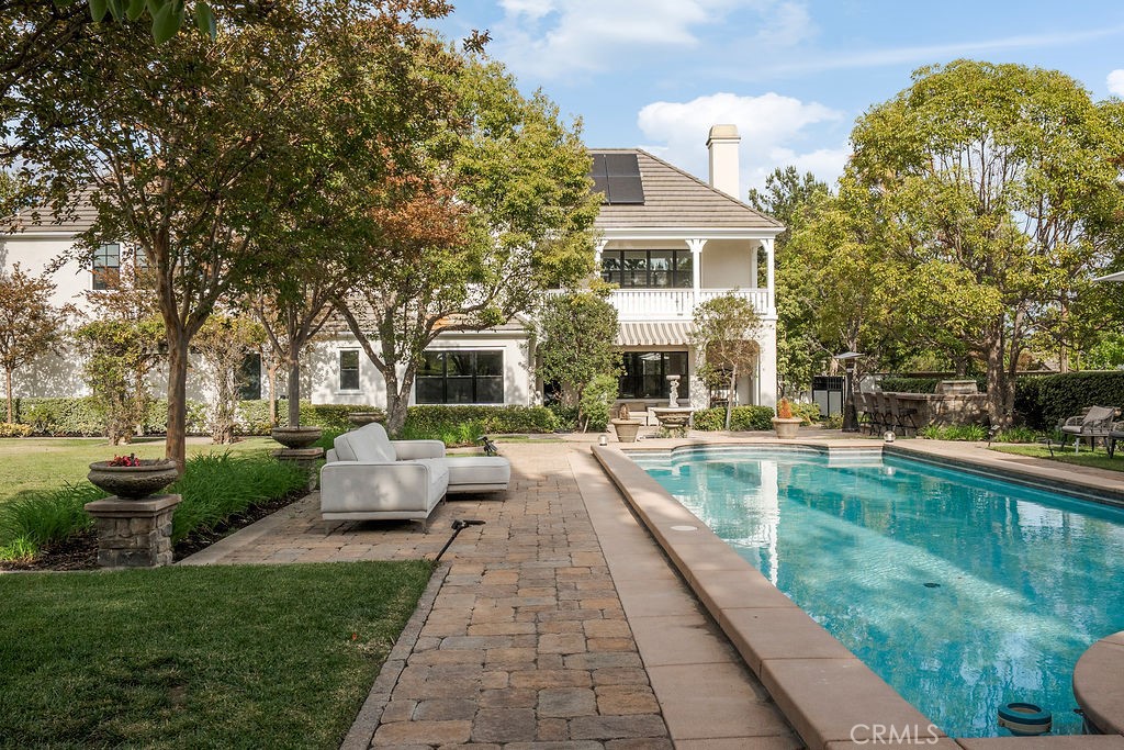 4215 Hidden Oaks