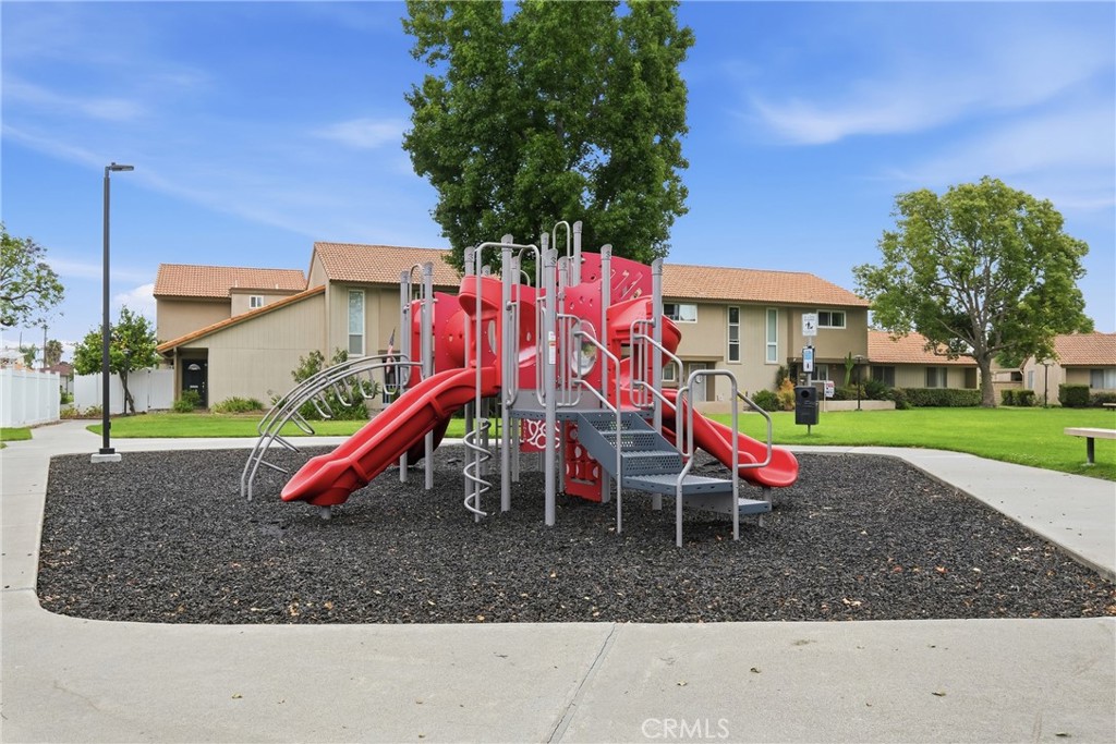 7712 Elder Way