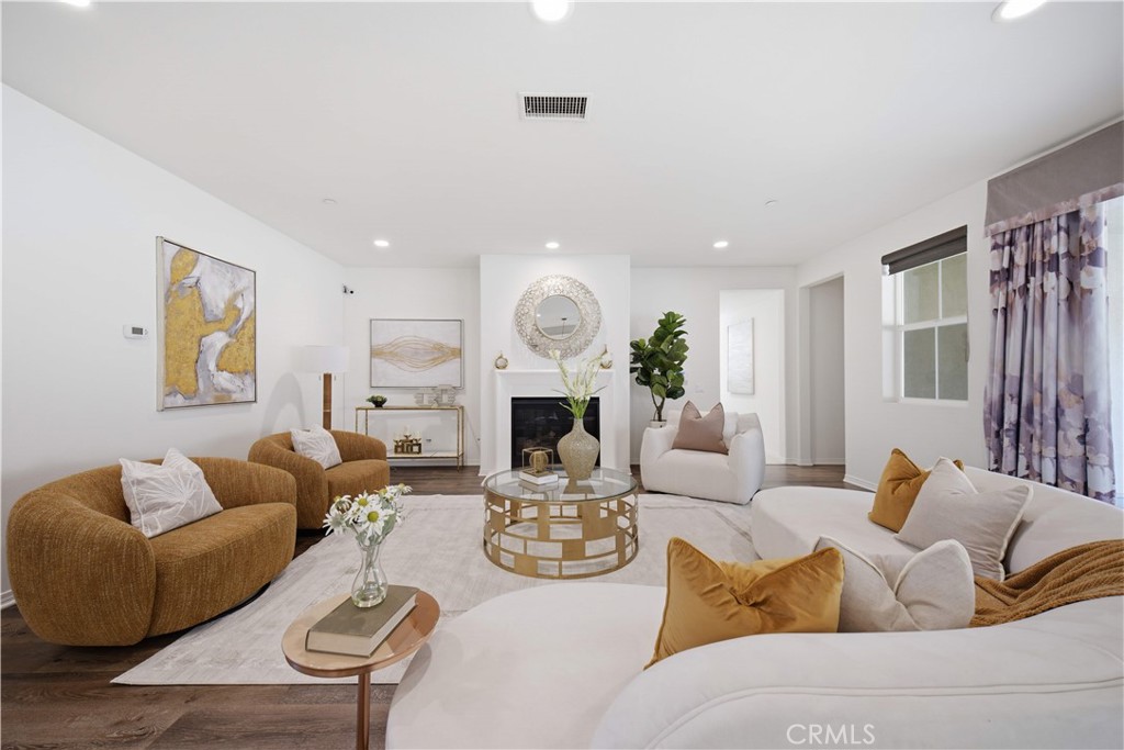 3401 E Rutherford