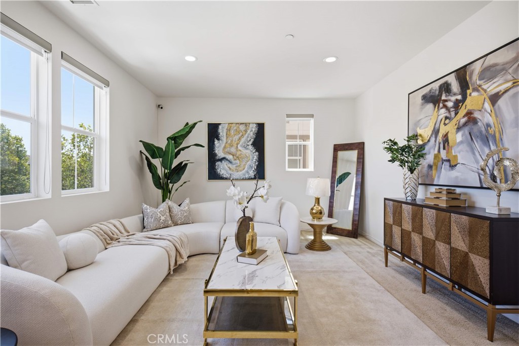 3401 E Rutherford