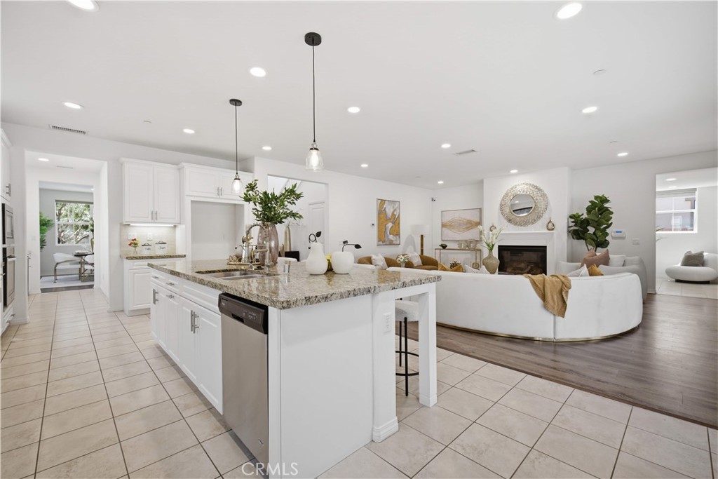 3401 E Rutherford