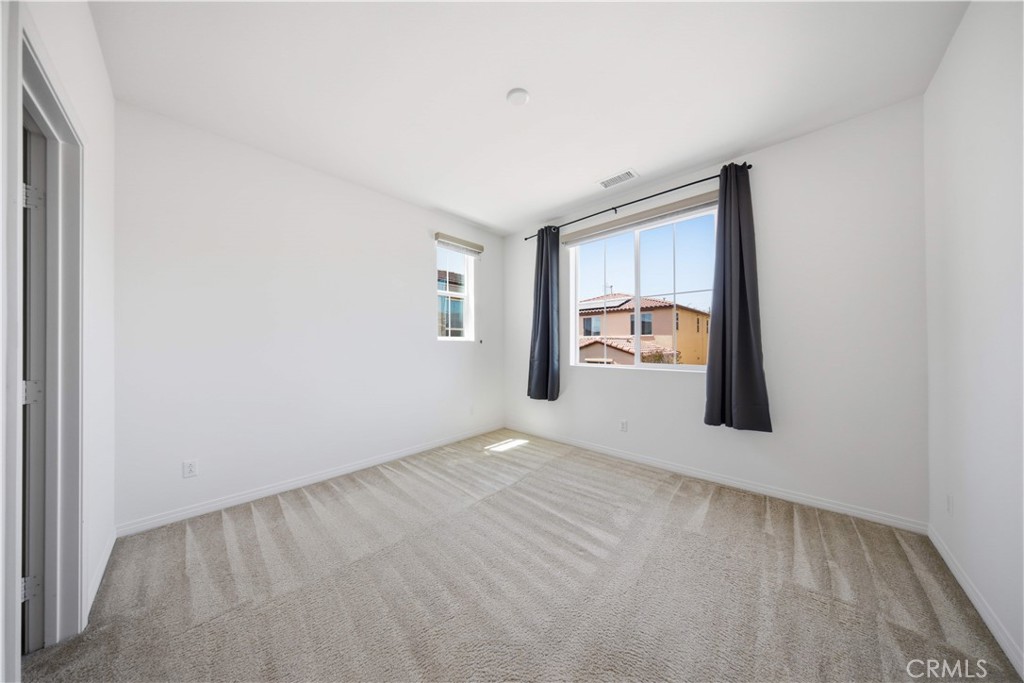 3401 E Rutherford