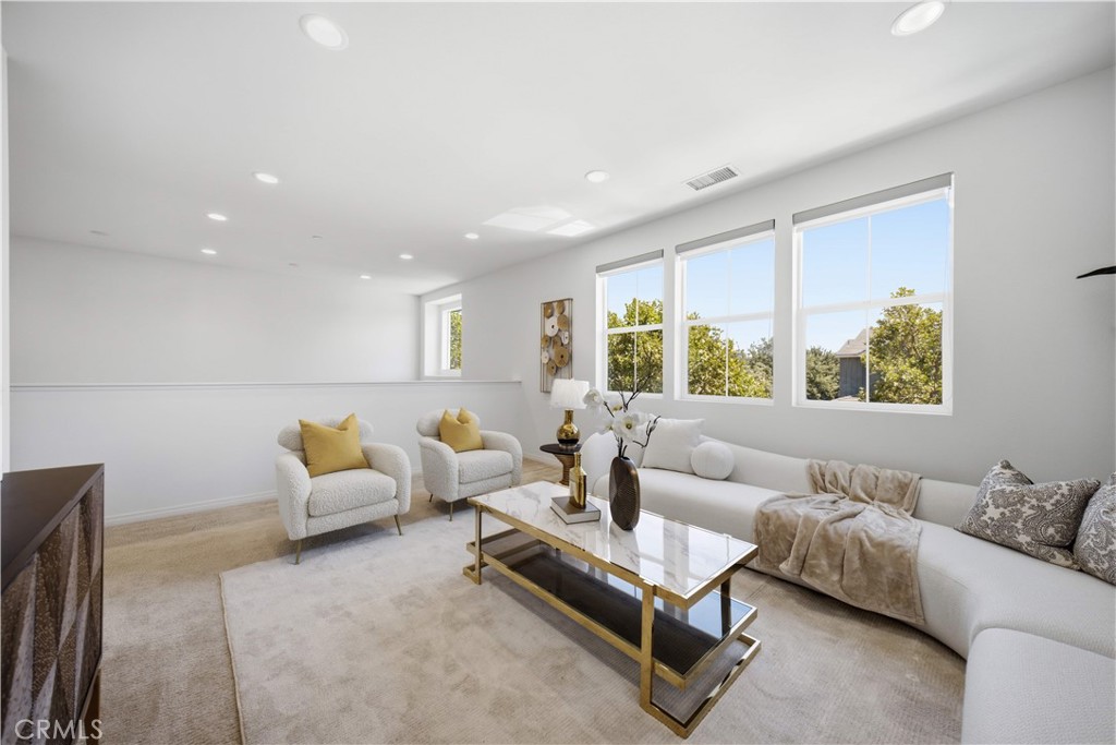 3401 E Rutherford