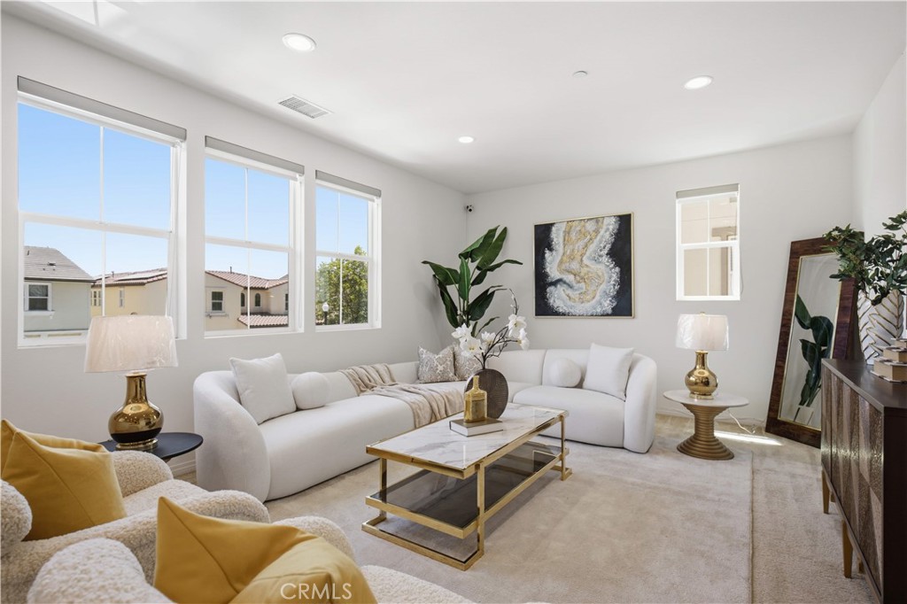 3401 E Rutherford