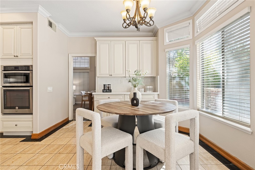 2460 Valley View