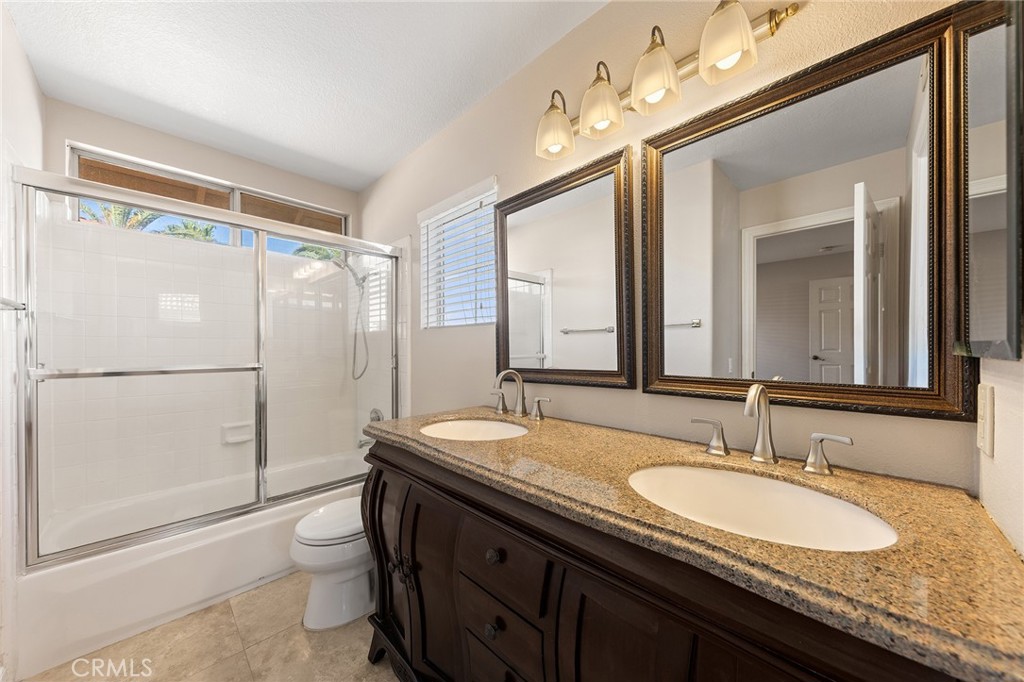 2460 Valley View