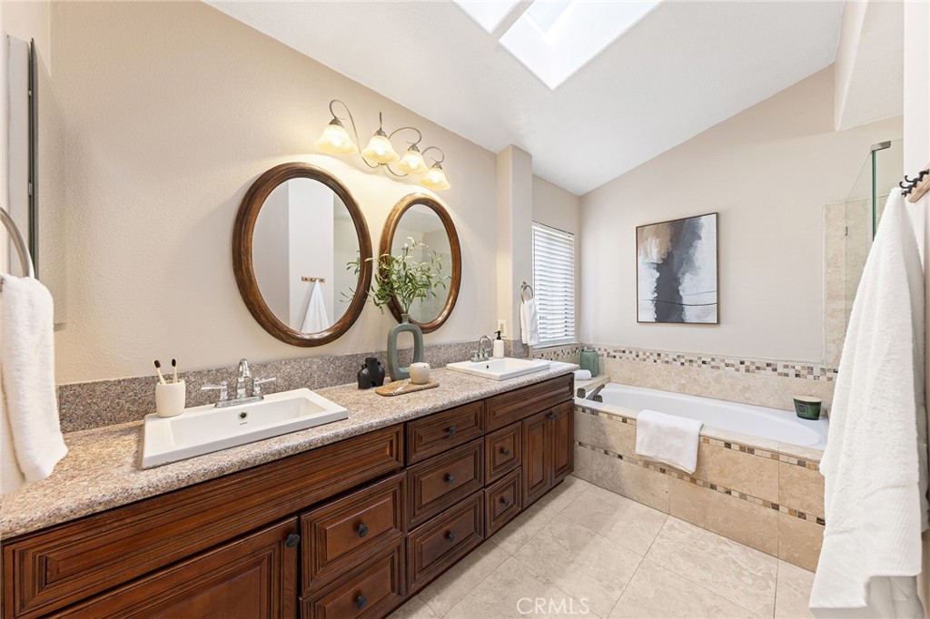 2460 Valley View