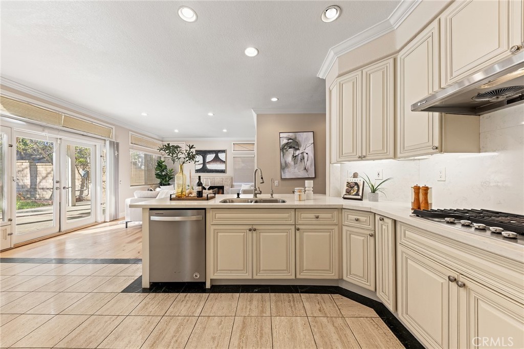 2460 Valley View