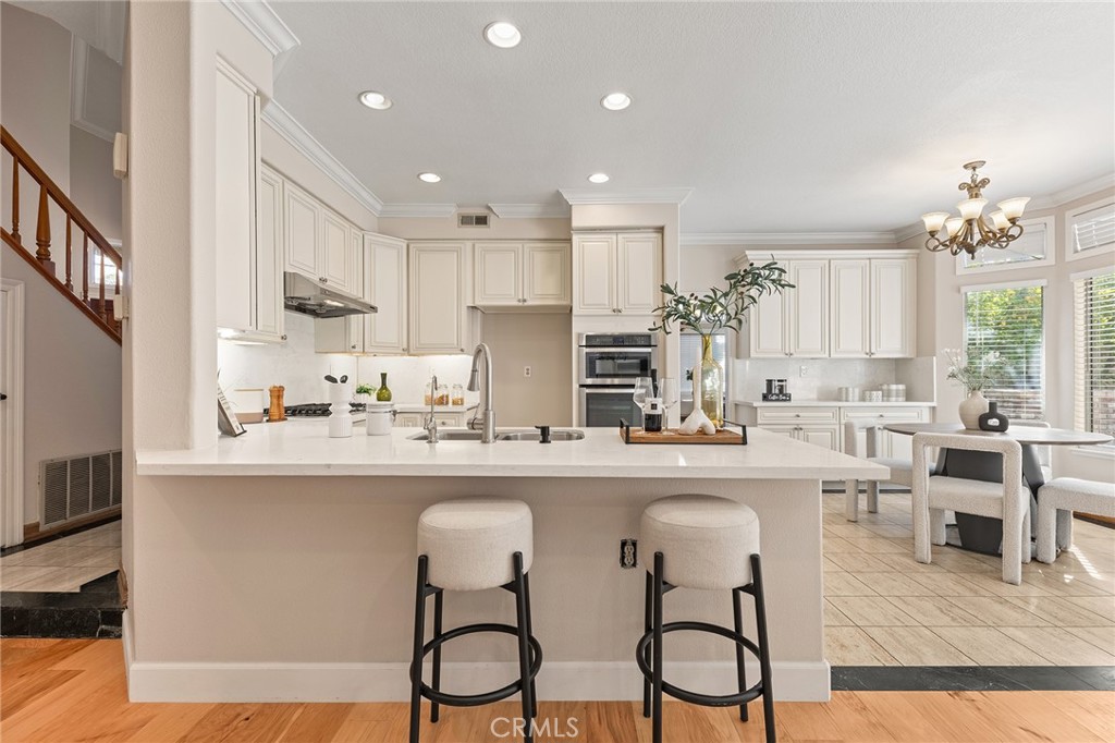 2460 Valley View