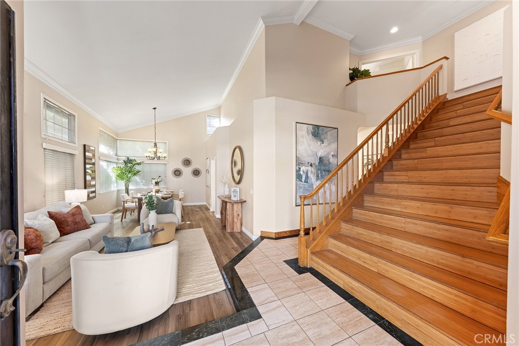 2460 Valley View