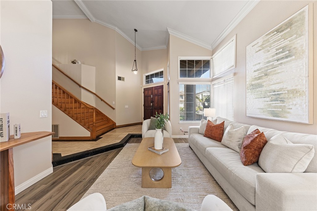 2460 Valley View