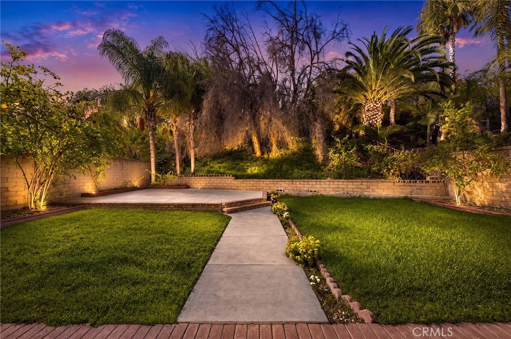 2460 Valley View