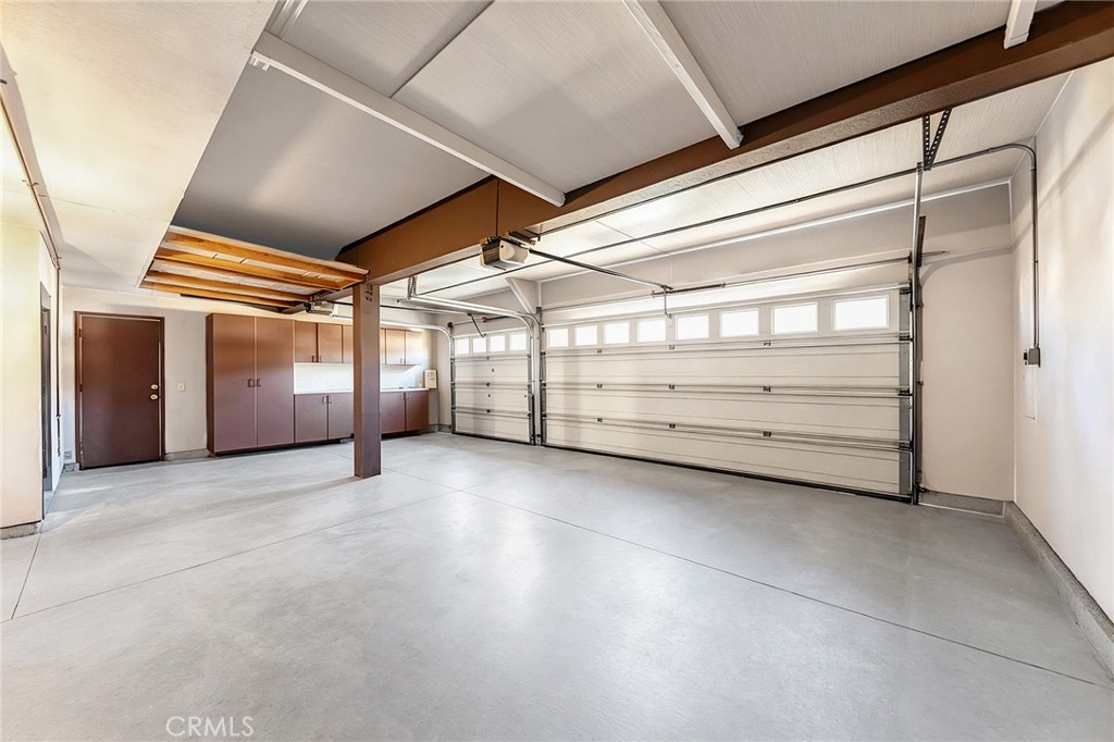2460 Valley View