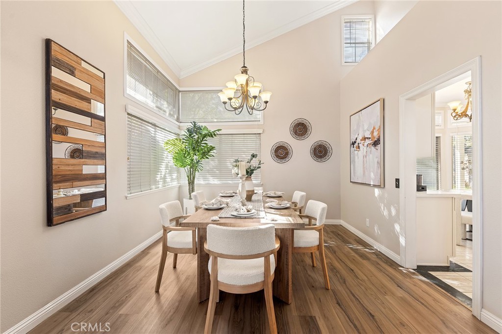 2460 Valley View