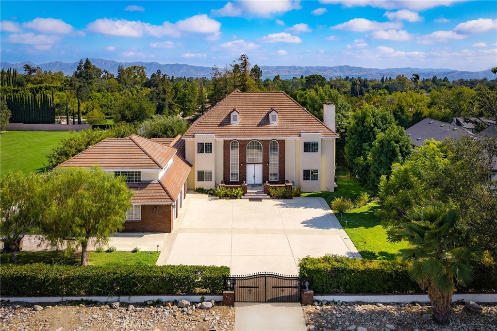 648 Pomello Drive