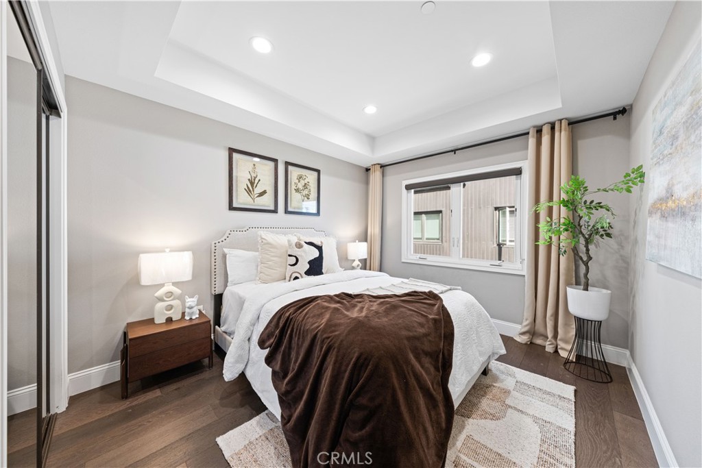 519 W Newby