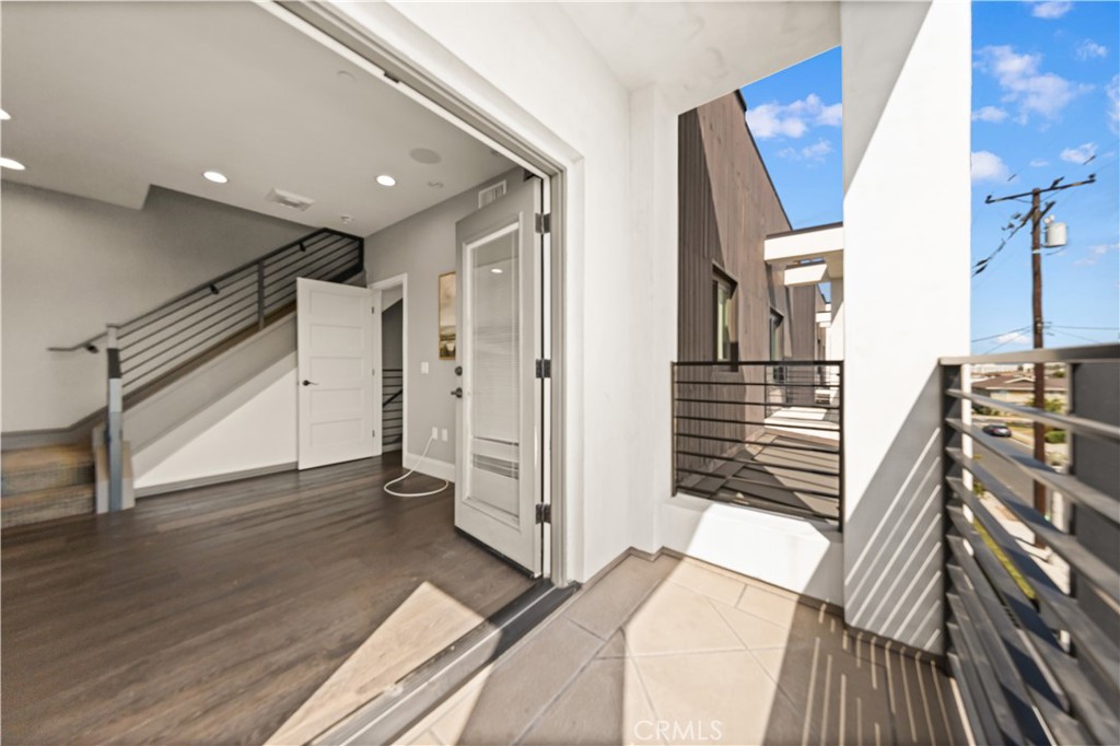 519 W Newby