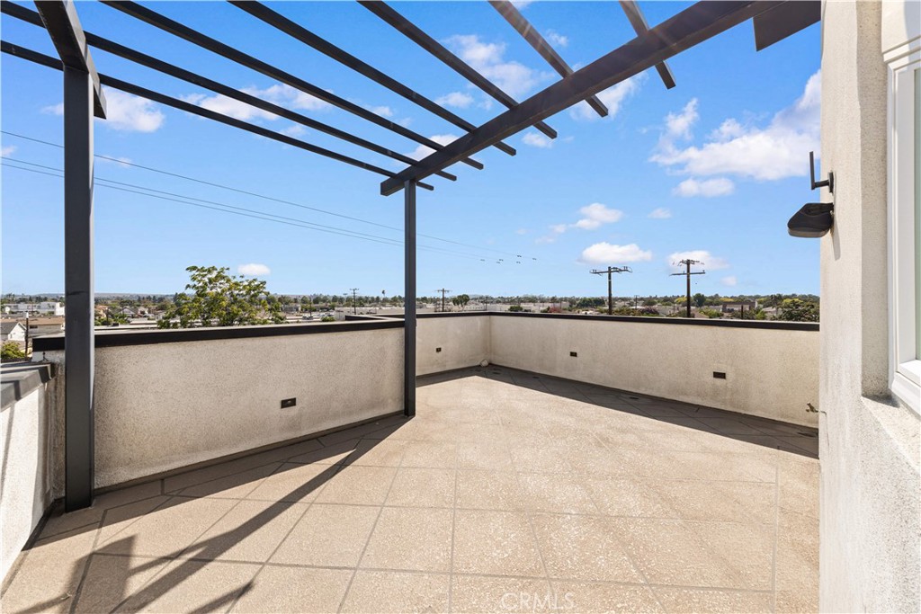519 W Newby