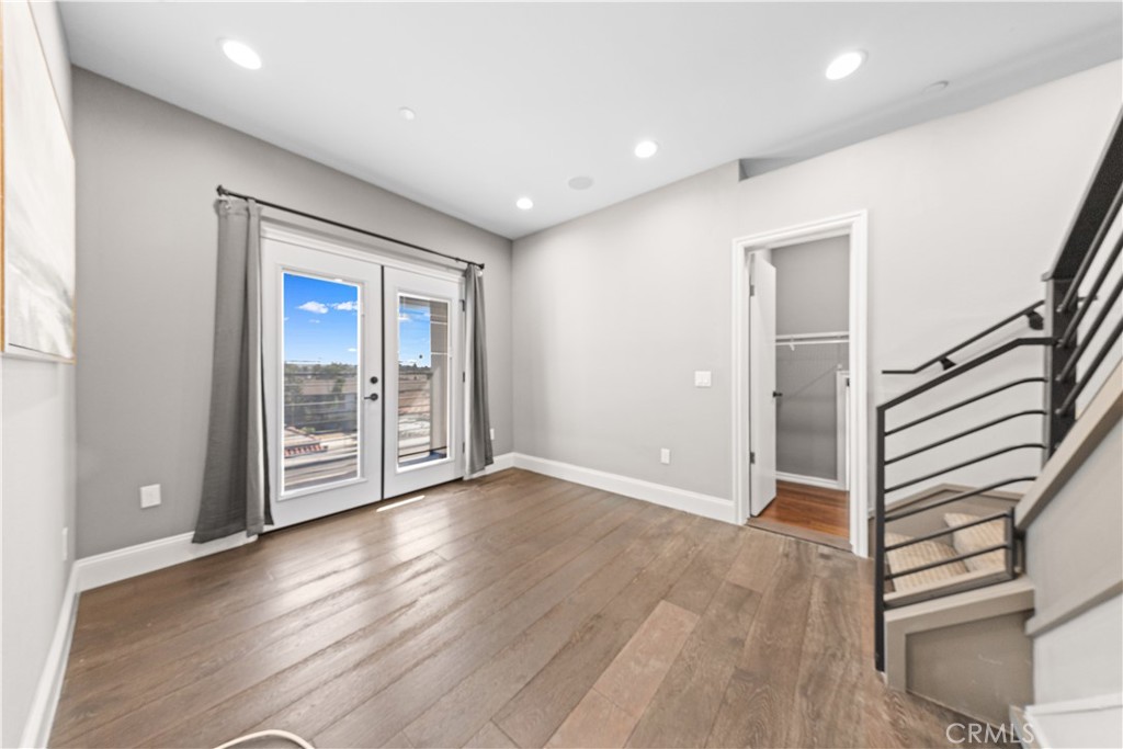519 W Newby