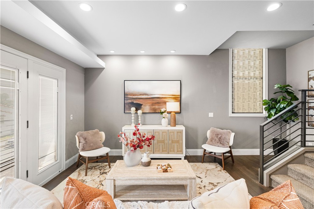 519 W Newby