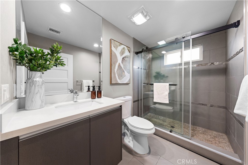 519 W Newby