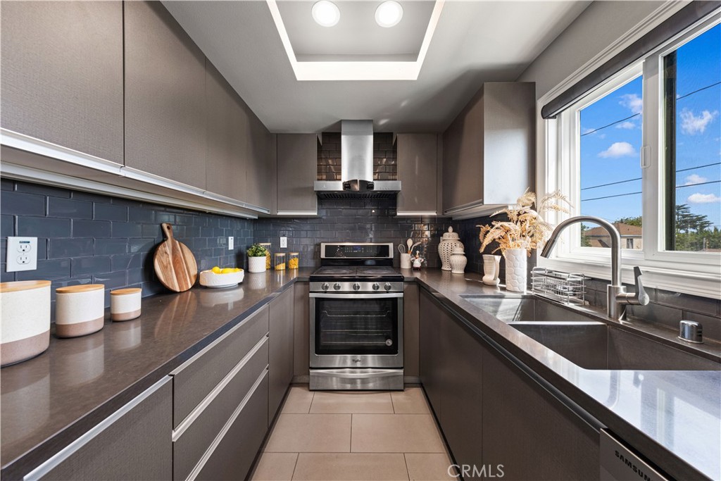 519 W Newby