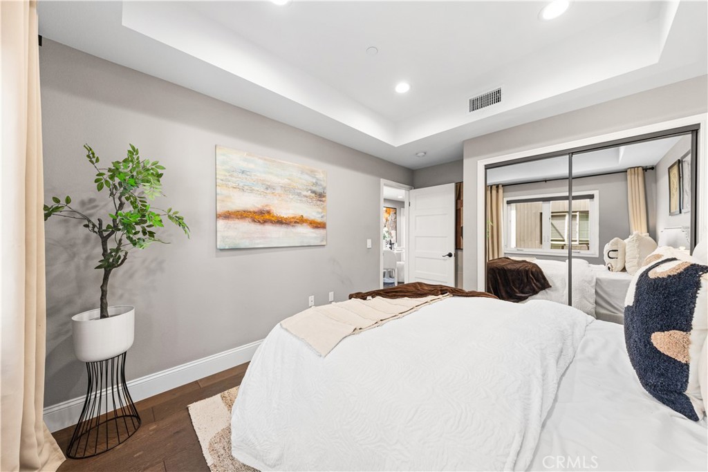 519 W Newby