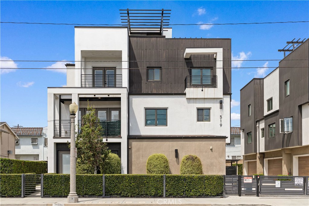 519 W Newby