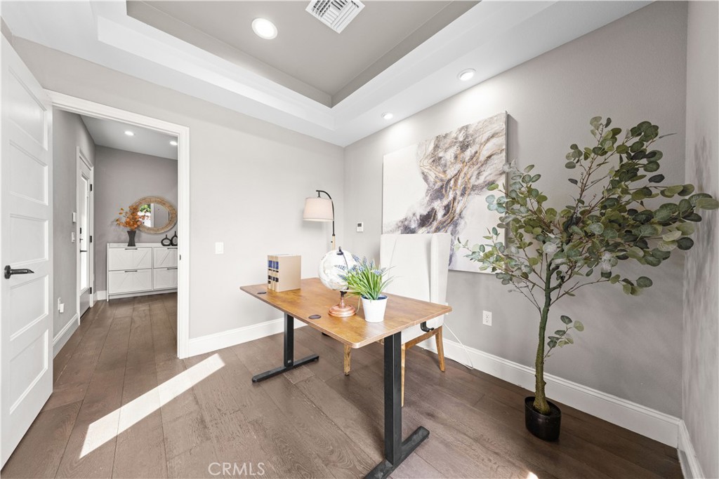 519 W Newby