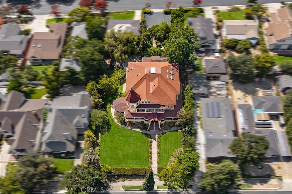 225 N Lima