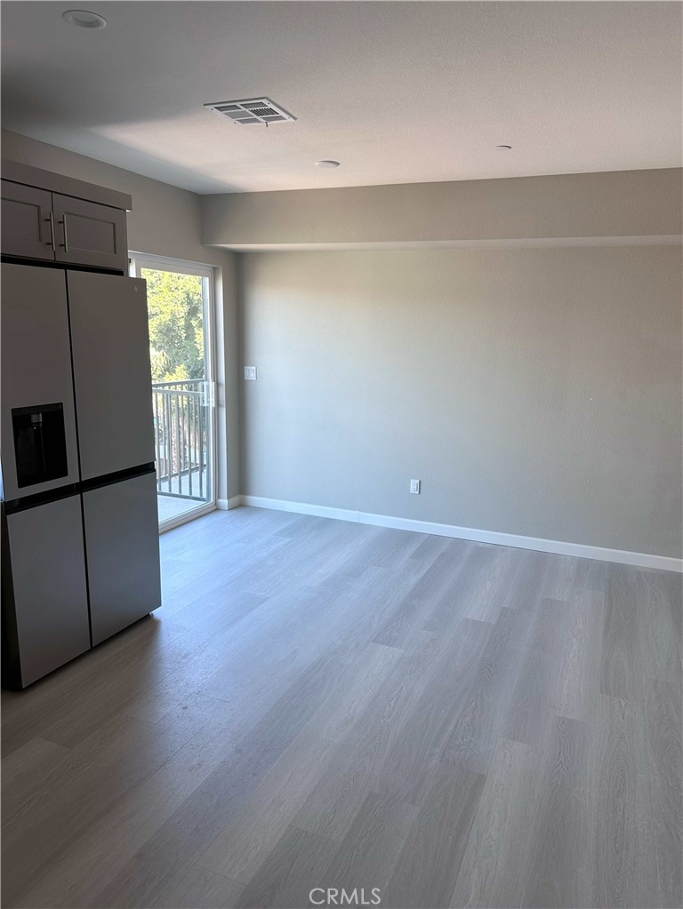 327 N Chicago