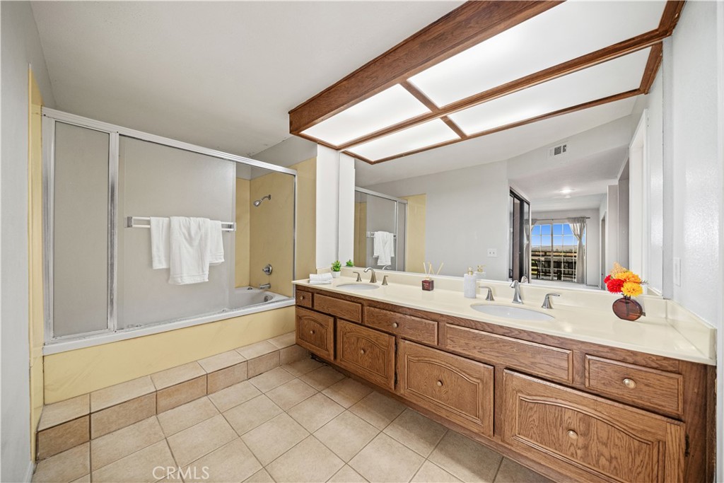 1033 Lakeview