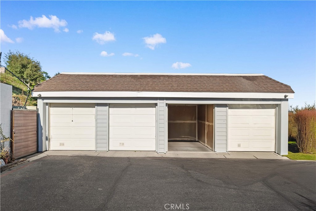 1033 Lakeview