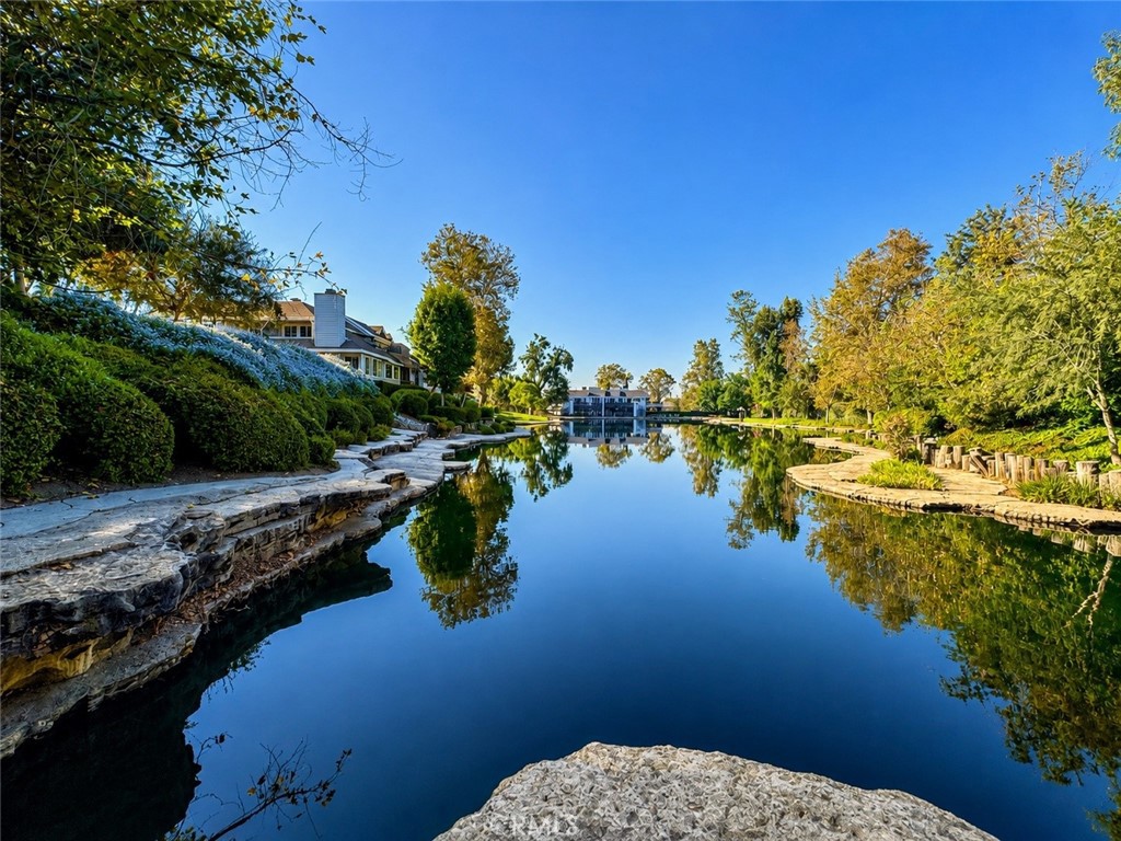 1033 Lakeview