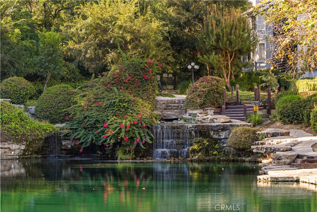 1033 Lakeview