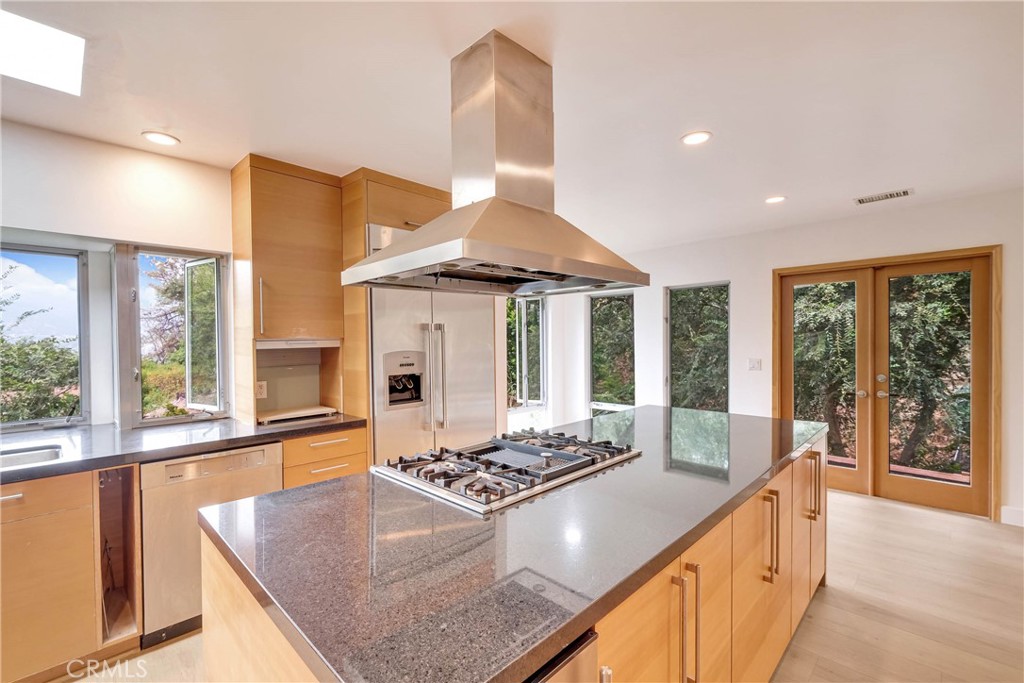 859 Saint Katherine
