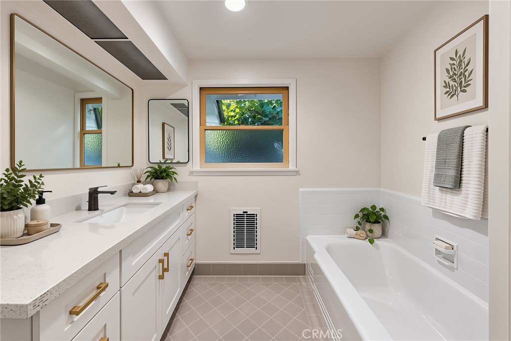 1137 Monte Verde