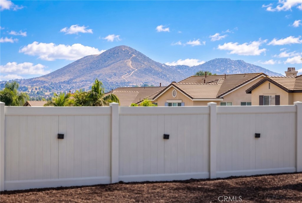 6912 Wells Springs