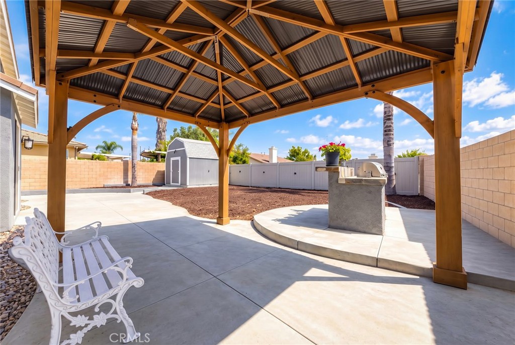 6912 Wells Springs