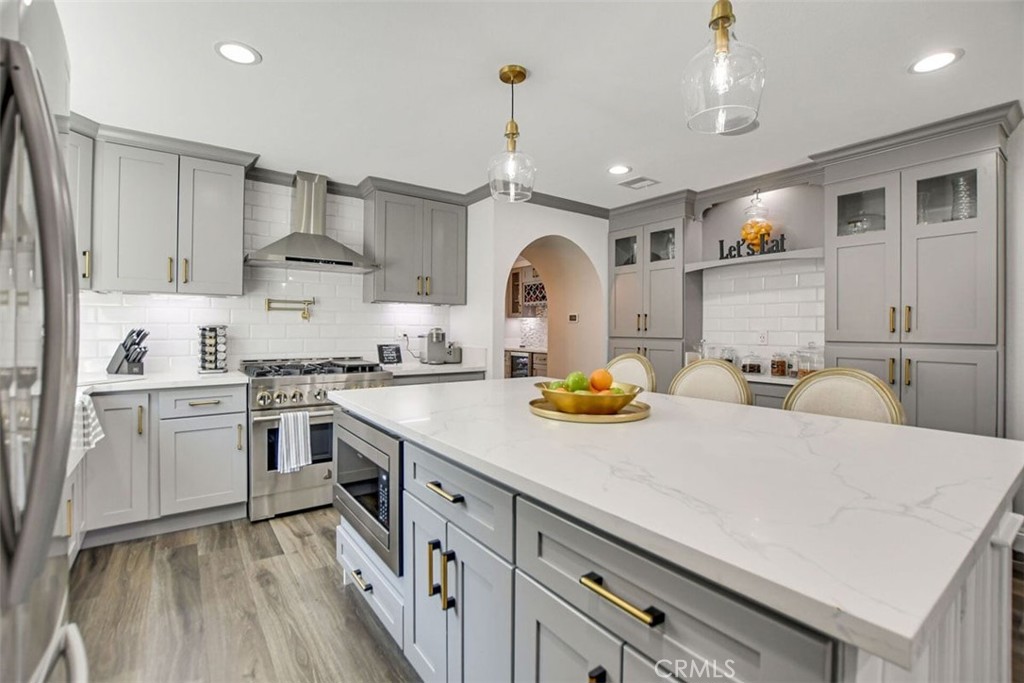 6 Quiet Hollow Road