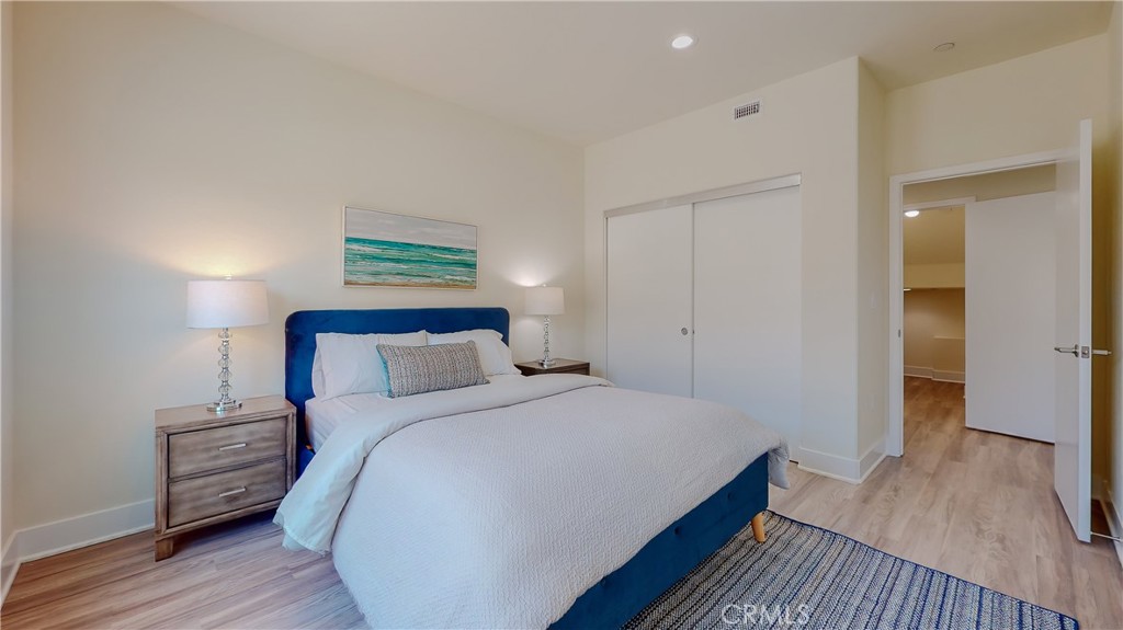 5563 N Burton Avenue