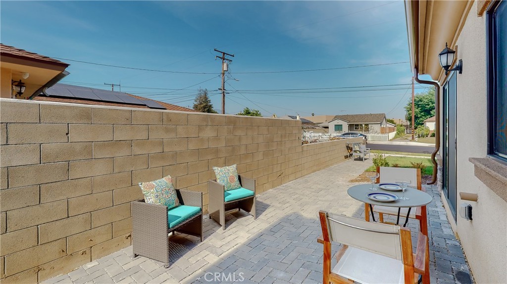 5563 N Burton Avenue