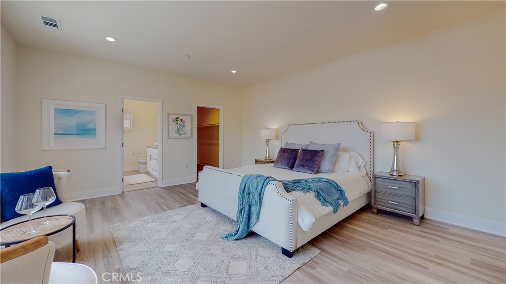 5563 N Burton Avenue