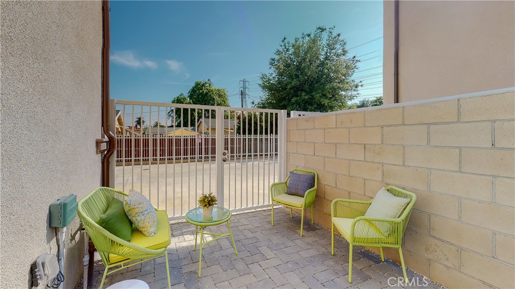 5563 N Burton Avenue