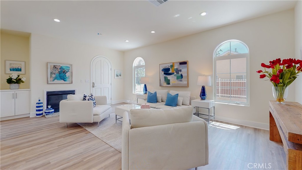 5563 N Burton Avenue