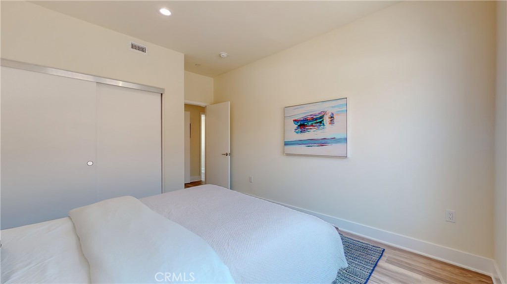 5563 N Burton Avenue