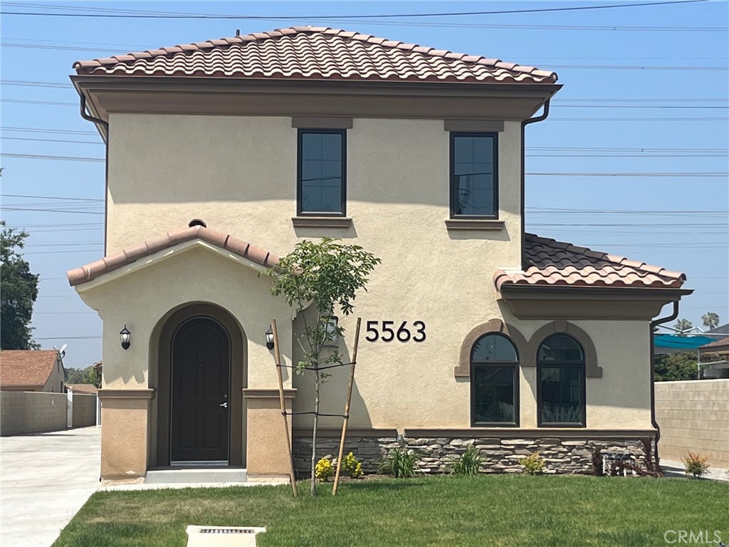 5563 N Burton Avenue