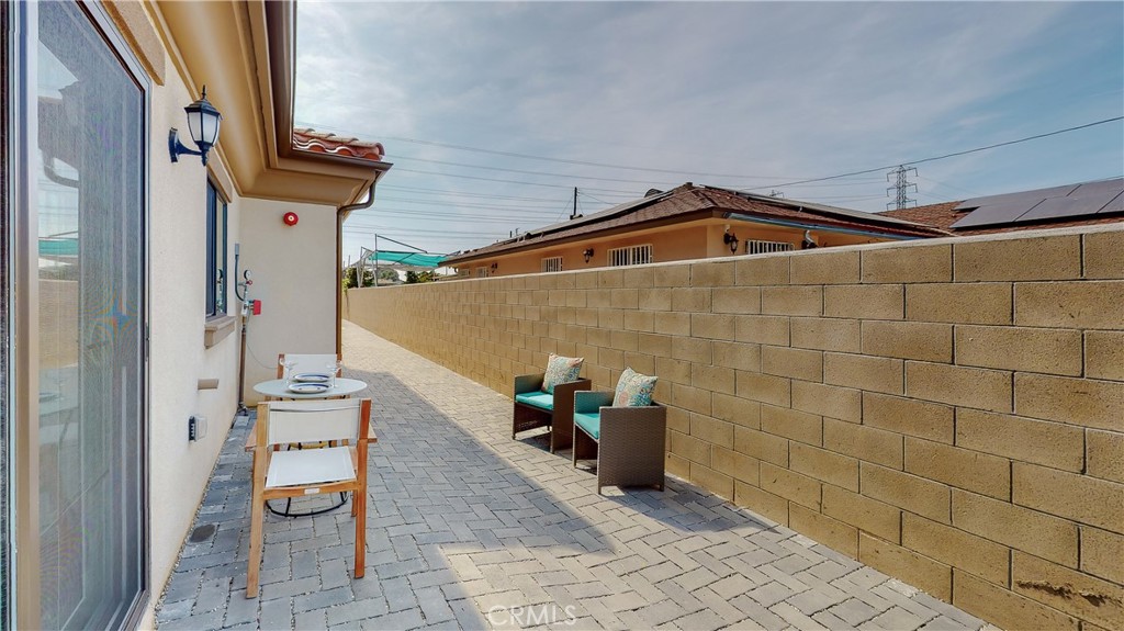 5563 N Burton Avenue