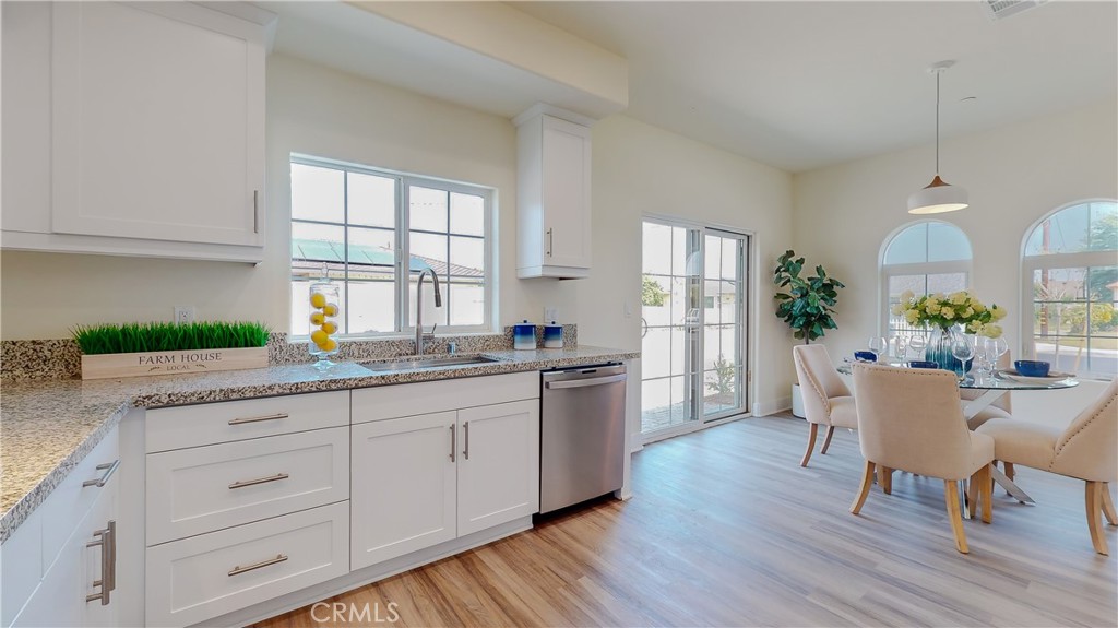 5563 N Burton Avenue