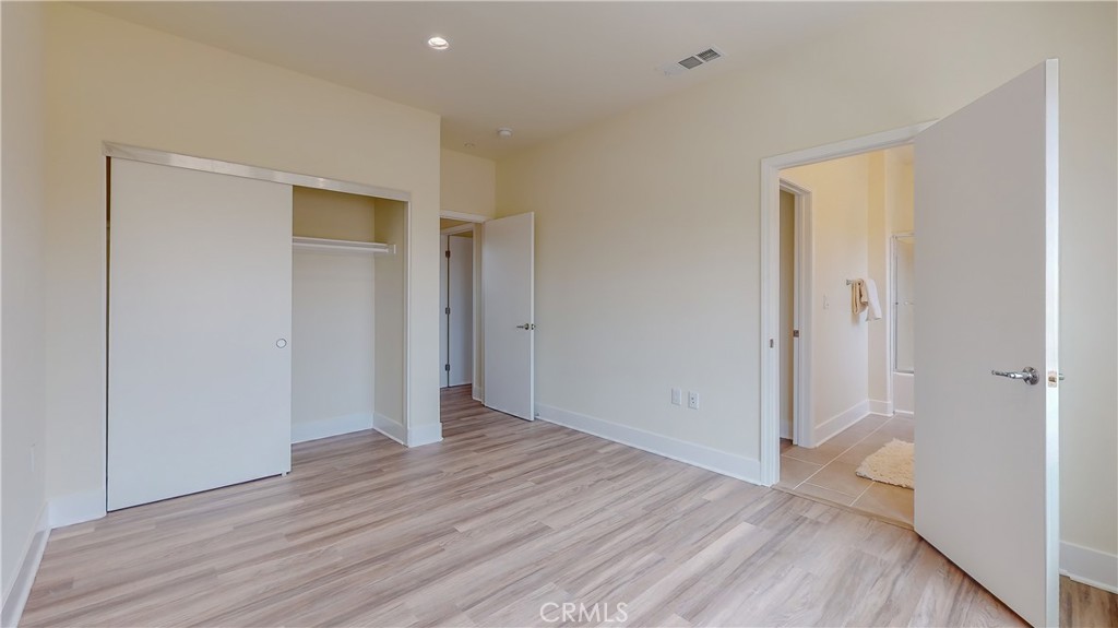 5563 N Burton Avenue